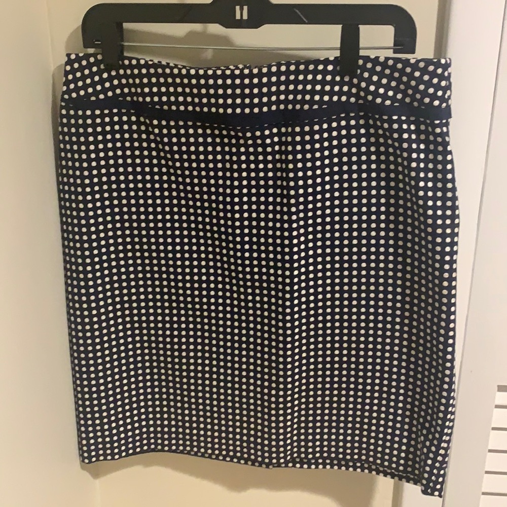 Vineyard vines skirt